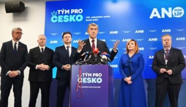 Největší smolař národa? "Zatím nikdo jiný nekandiduje, tak to zůstalo zase na mně," komentoval Babiš svou pozici před volebním sněmem.