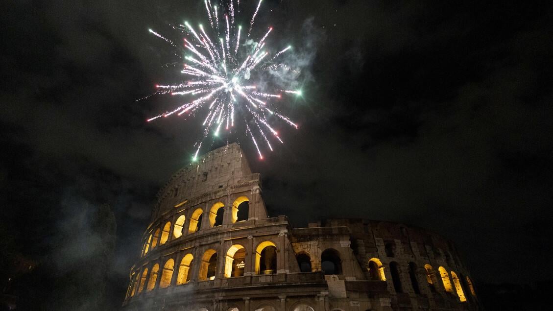 Per i botti di Capodanno 1 morto e 283 feriti. L'anno scorso furono 309 - Ultima ora - Ansa.it