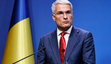 Dragoș Pîslaru, mesaj pentru cei „care-l fac în toate chipurile” pe Ilie Bolojan: Și-a asumat un rol de sacrificiu. Să vă crape obrazul