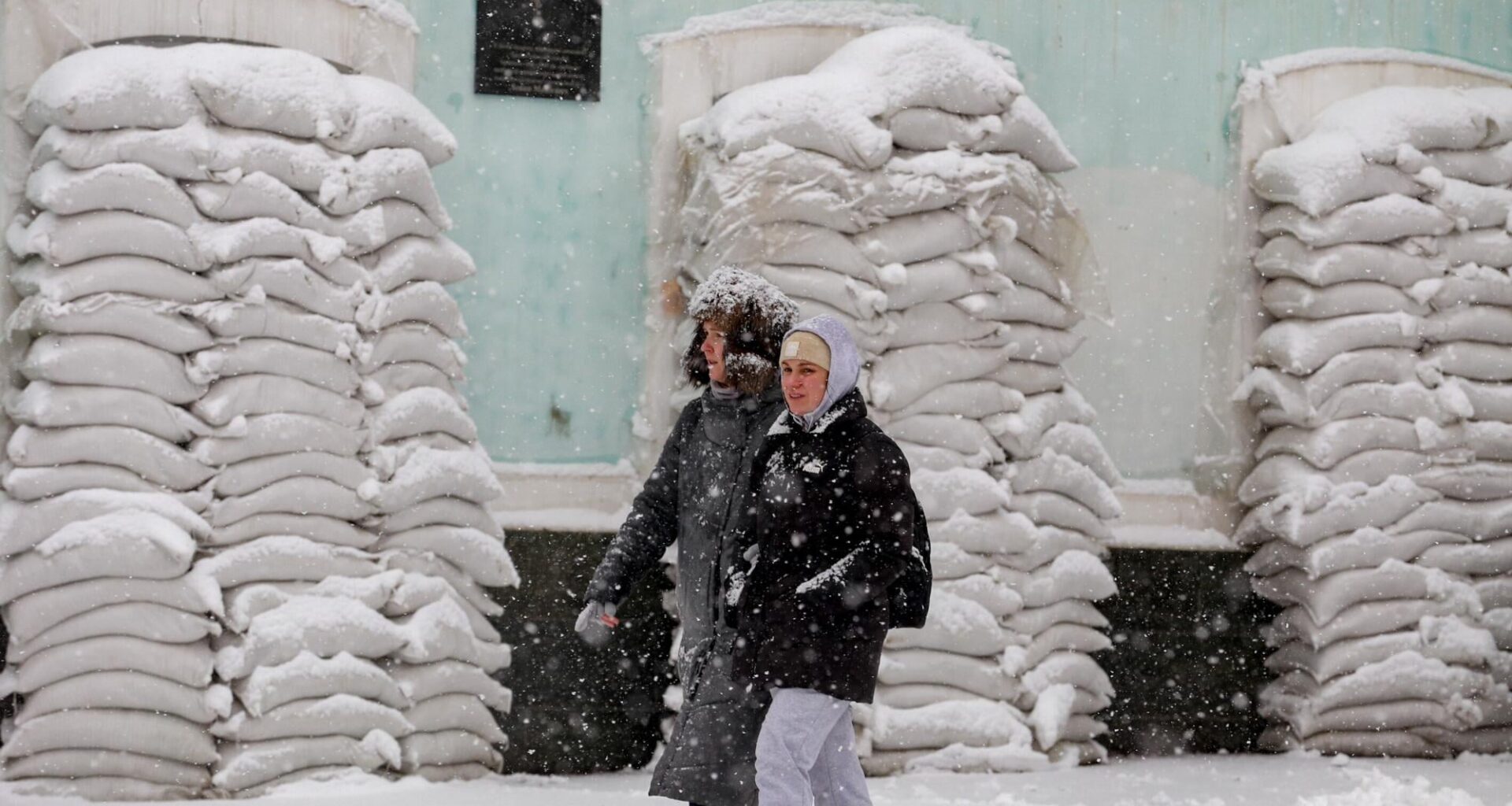 Germany hands over mobile thermal power stations for Kyiv