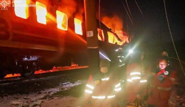 As Ukraine accuses Russia of terrorism with deadly strike on train, is Starlink helping Moscow target civilians?