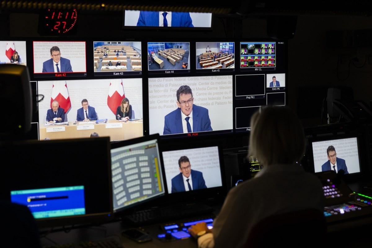 March 8 vote poll: media licence fee initiative could go either way