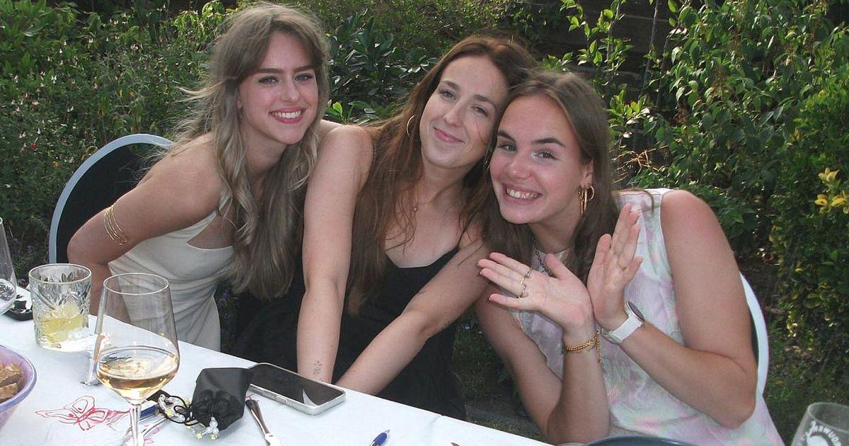 Sterre (24) kreeg vorig jaar euthanasie, vriendinnen blikken terug: 'Nog steeds moeilijk mee'