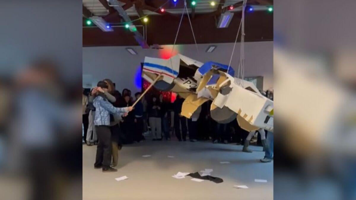 Une voiture de police en carton détruite dans une école d’arts à Mulhouse : le ministre de l’Intérieur dénonce des faits « inadmissibles »