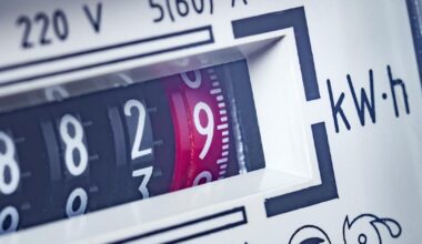 Wholesale electricity prices down almost 21% as electricity bills remain high