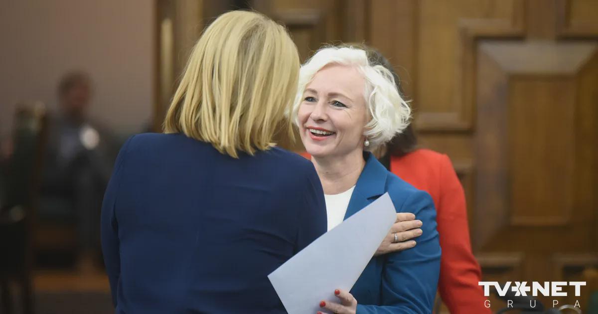 Gan Siliņa, gan Rinkēvičs respektējot Mieriņas aicinājumu piešķirt Trampam Nobela Miera prēmiju. Cik stulbi mēs esam???