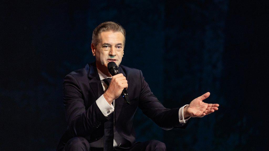 Po kritikah so se odločili za umik: kampanje o dosežkih vlade ne bo