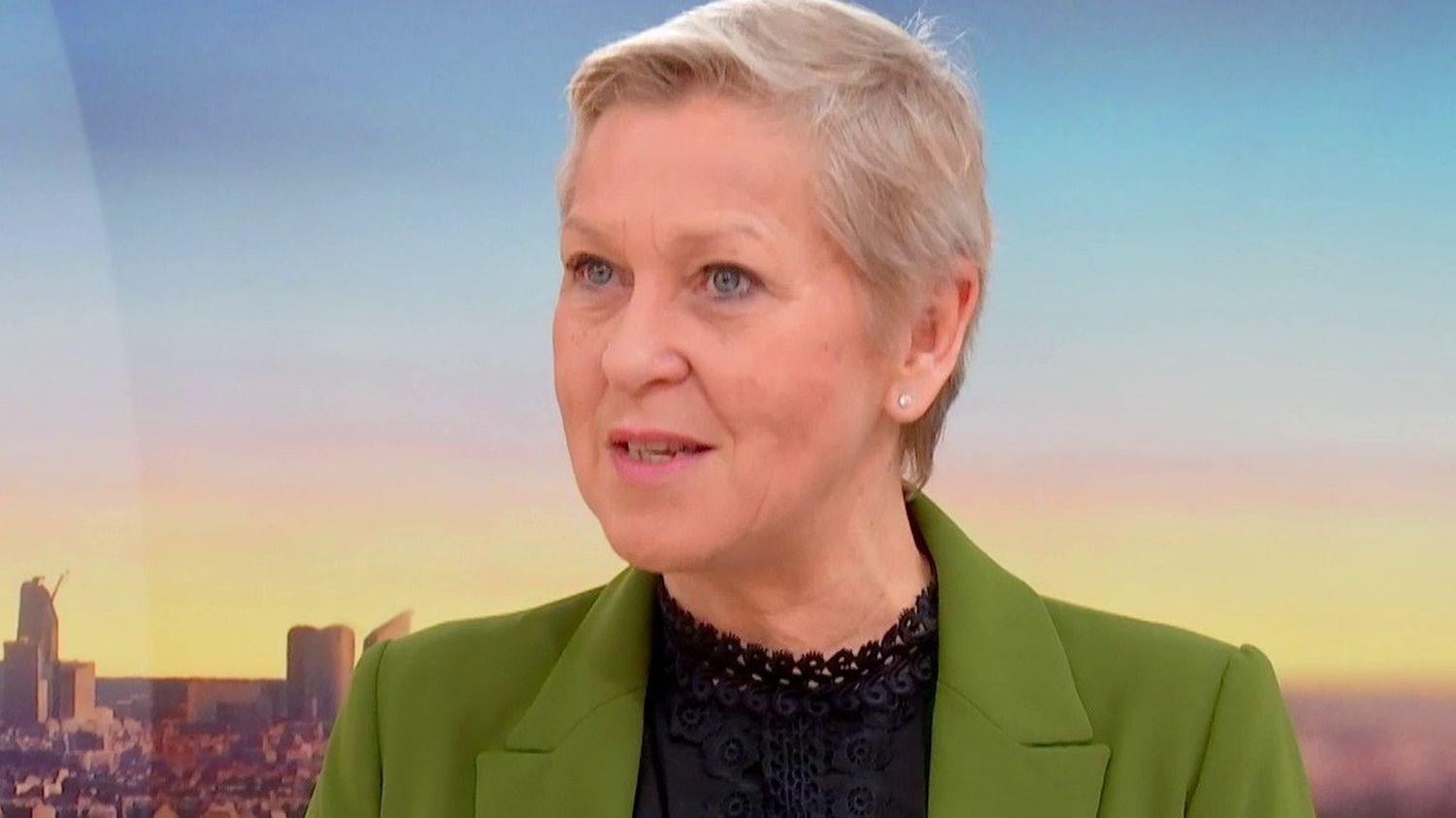 Interdiction des réseaux sociaux aux moins de 15 ans : "Ce n'est qu'un début, les VPN, c'est le prochain sujet sur ma liste", assure Anne Le Hénanff, ministre de l'IA et du Numérique