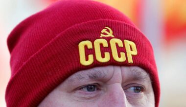 No Latvijas uz Latvijas PSR: kā tiek mainītas Baltijas cilvēku biogrāfijas Vikipēdijā / Raksts