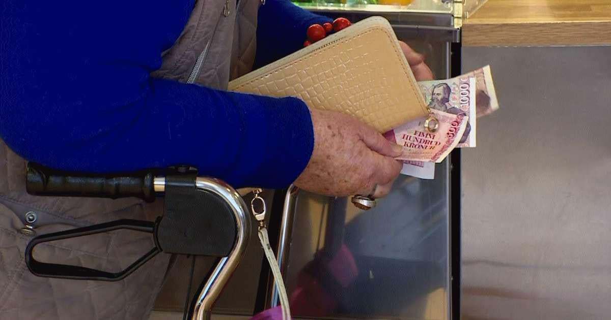 Neyða aldraða til að selja hús sín og svíkja út lyf þeirra