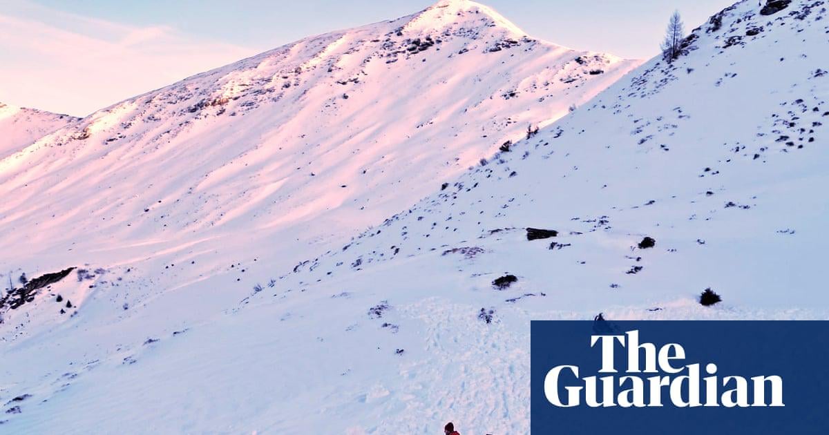 Eight people killed in avalanches in Austrian Alps as rescuers urge skiers to heed warnings | Austria | The Guardian