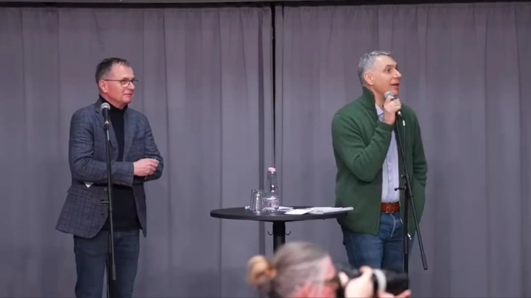 Egy c-g-ny férfi beleállt Lázár Jánosba Gyöngyösön