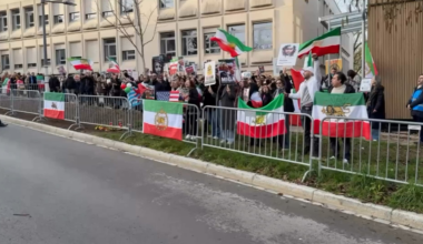 Supporting Iranian people