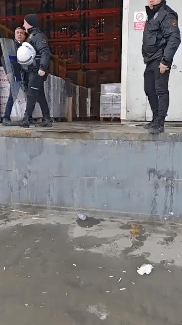 Migros Depo grevinde Polis Şiddeti var!!!
