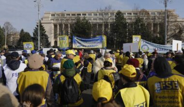 Profesorii ies din nou în stradă. O grevă de avertisment ar putea avea loc chiar în timpul simulărilor de examene naționale