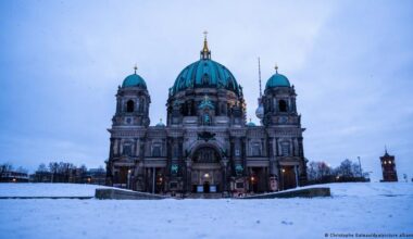 Germany news: Snowstorm moves south after blanketing north – DW