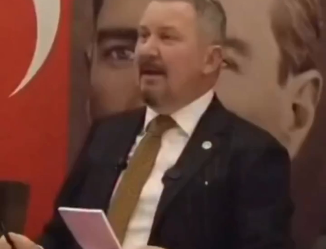 AK Parti'li Özcan, milletvekili maaşını yetersiz buldu: "Sizin yüzünüzden meclis lokantasına da zam yaptılar"
