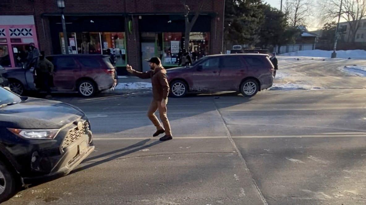 DR har nu skrevet en bedre artikel om mordet på den 37 årige i Minneapolis - Det ved vi om drabet på 37-årig i Minneapolis