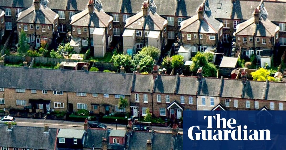 Decent homes standard for UK private renters delayed by government until 2035