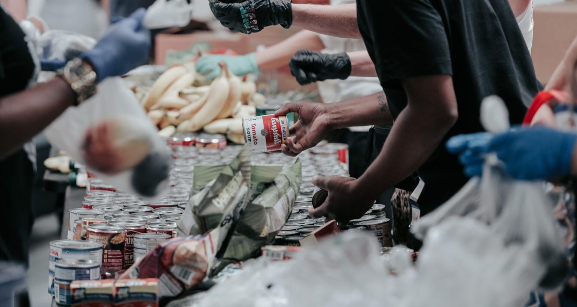 Spendenzwang statt „Containern“? Das ist die französische Realität