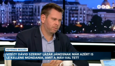 Lázár János szerint aki hibát követ el, nem azzal használ, ha marad, hanem azzal használ, hogyha megy, vagy hogyha hátrébb lép
