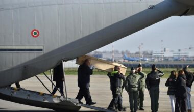 Rientrate in Italia le salme delle vittime di Crans-Montana. Tutti identificati i 116 feriti - Notizie - Ansa.it