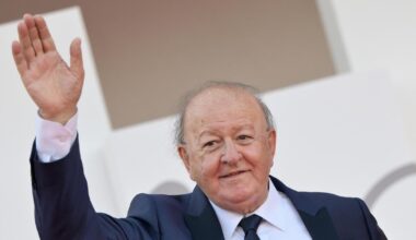 Massimo Boldi cancellato dalla lista dei tedofori di Milano Cortina: «Opinioni incompatibili con i valori olimpici»