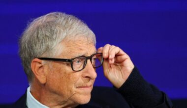 Ο Επστάιν «έδωσε» τον Μπιλ Γκέιτς σε email του: «Κόλλησε ΣΜΝ και έψαχνε αντιβιοτικά για τη Μελίντα», έγραφε