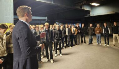 Ungir Sjálf­stæðis­menn fengu á­fengi í ferð með Vil­hjálmi og fóru svo á kjör­stað