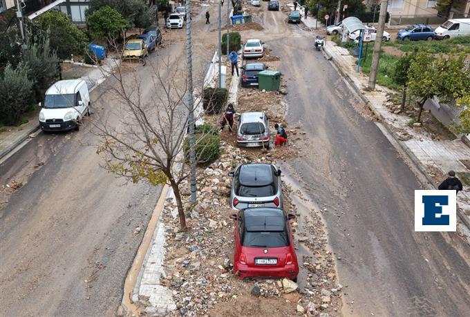 Όσοι μένουν στην Αθήνα είναι κάτοικοι ή όμηροι; Οι μισοί κάτοικοι της Αττικής φοβούνται μην καούν το καλοκαίρι και οι άλλοι μισοί μην πνιγούν τον χειμώνα