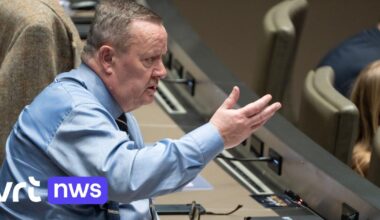 Politiek - Stefaan Sintobin (Vlaams Belang) verwijst met mannennaam naar Petra De Sutter (Groen): "Wat kan mij dat schelen, er zijn maar 2 genders" | VRT NWS: nieuws