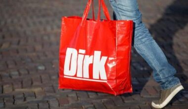 Diefstal boodschappen komt caissière van Dirk duur te staan