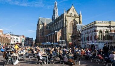 Baas die privé-appjes las, moet ex-werknemers elk 2000 euro betalen