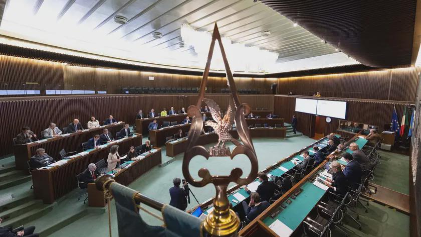 Tornano le Province in Friuli Venezia Giulia: via libera dal Senato, si punta al voto nel 2027