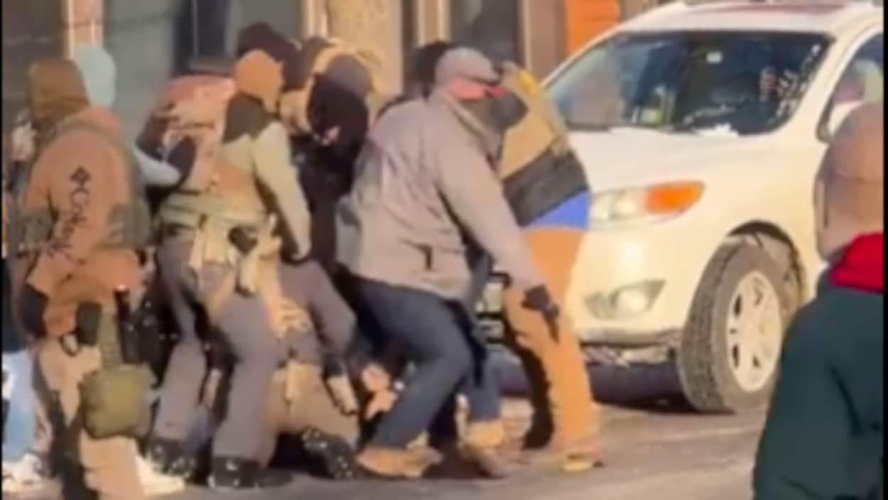 Mort d’Alex Pretti : des agents placés en congé adminstratif