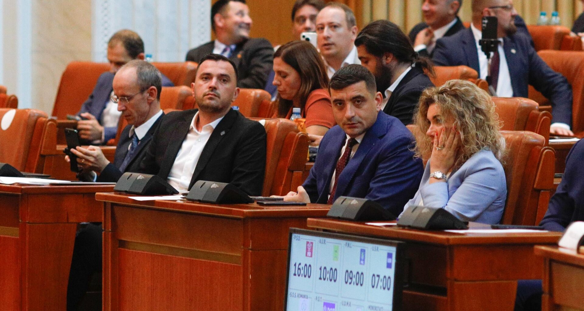 De ce partidele de dreapta radicală obțin scoruri tot mai mari în rândul celei mai numeroase minorități din România