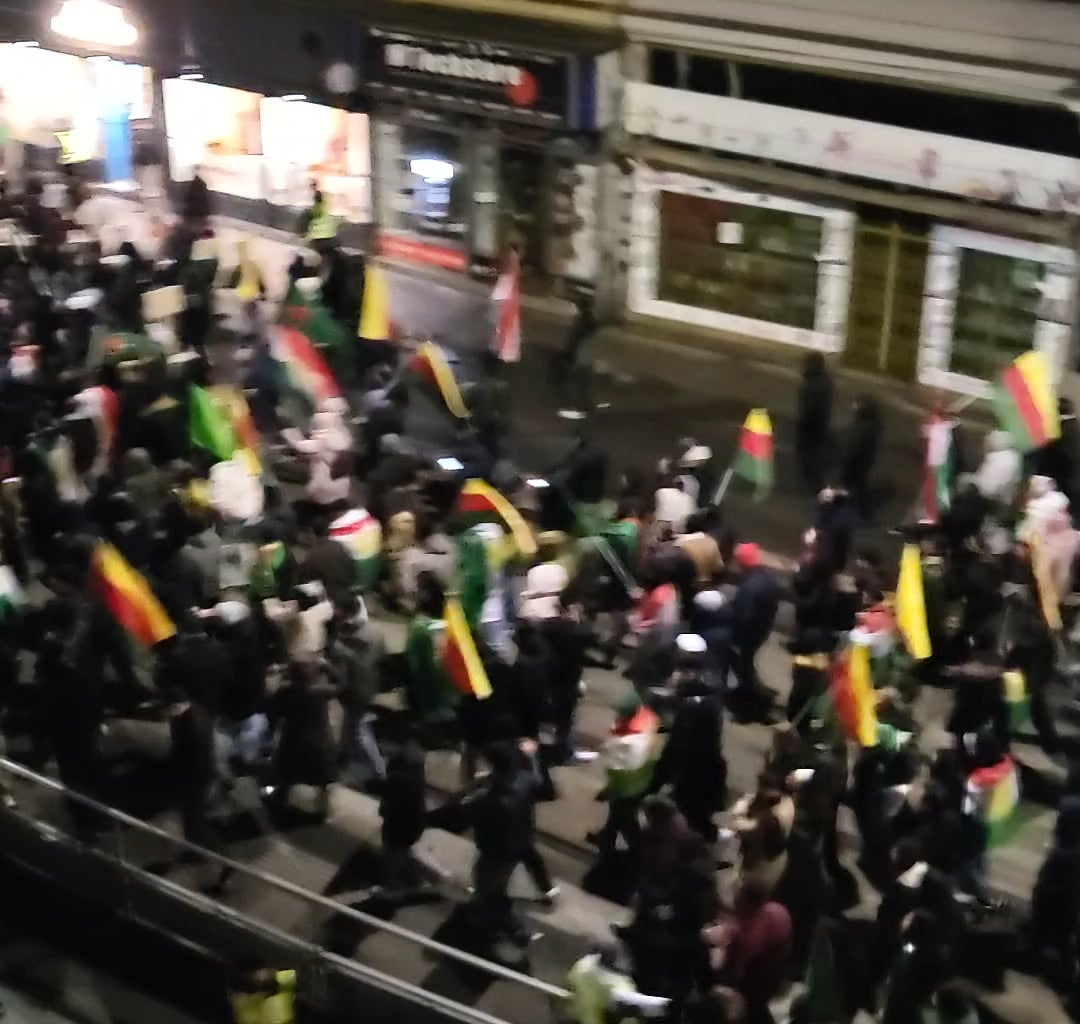 Kurdistan/Iran Demo in Wien - Linzer Straße