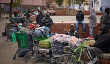 500,000 illegals are now granted legal status - USA can surely learn from Spain!