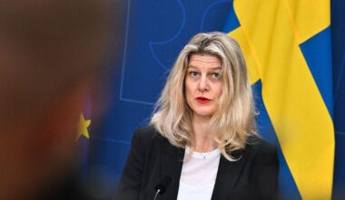 Fler tunga avhopp från Liberalerna