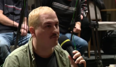 A Fidesz törvénytelen pártfinanszírozására irányuló kérdésre sajnos pont nem tud válaszolni Gulyás, mert hát ez a KORMÁNYinfó, de amúgy ellenzéki politikusok prosztó mocskolása belefér a kormányinfó kereteibe