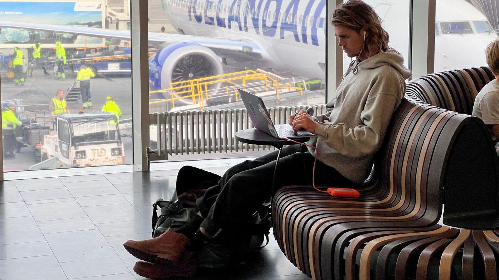 Ís­lendingar aldrei farið í fleiri utan­lands­ferðir - Vísir