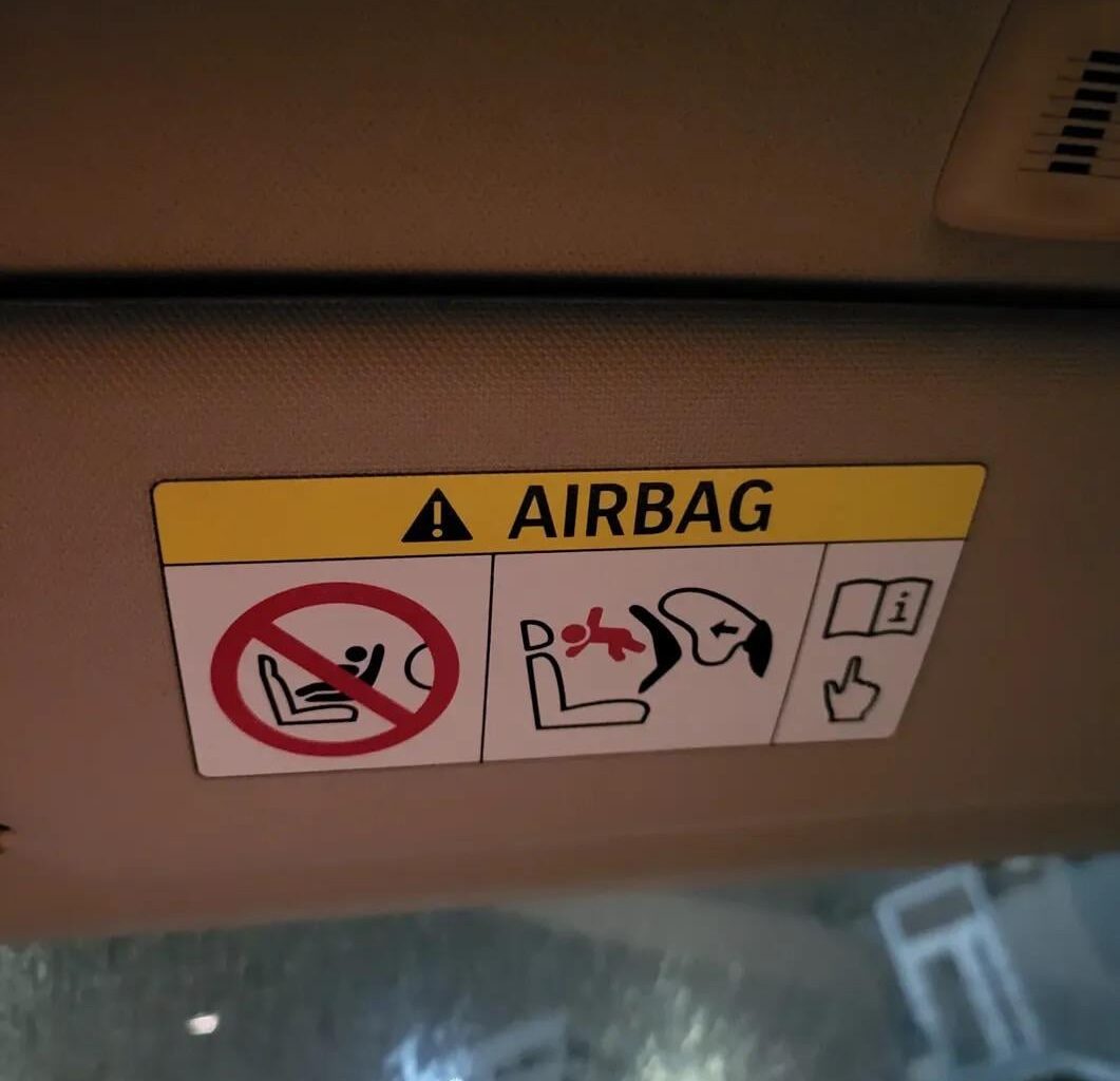 Nechápu, proč je tam napsáno airbag.. když je to evidentně dětský katapult..