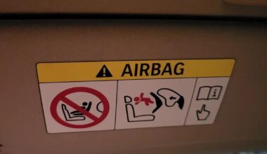 Nechápu, proč je tam napsáno airbag.. když je to evidentně dětský katapult..