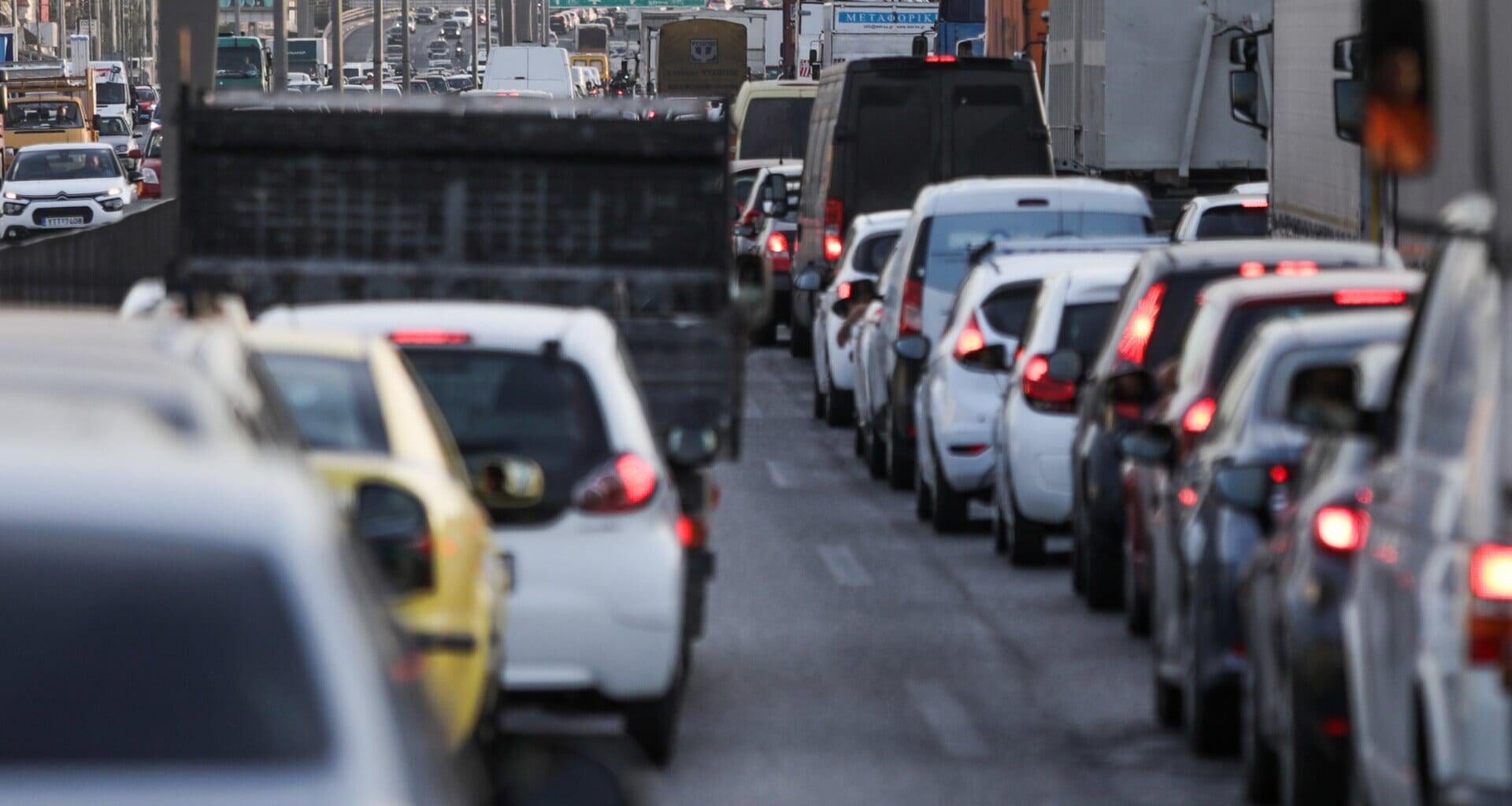 Πρόταση για μονά – ζυγά στον Κηφισό – Τι άλλα μέτρα εξετάζονται για το κυκλοφοριακό