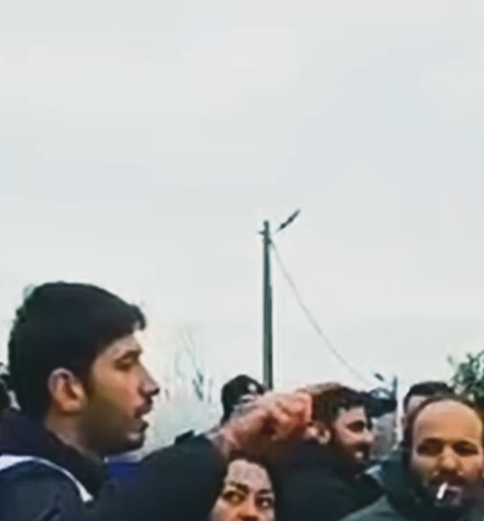 DGD-SEN: ADI TUNCAY, SOYADI ÖZİLHAN. ALLAH MI BU? Migros patronu Özilhan ve işbirlikçileri 100’e yakın işçi sefaletle yaşamayı kabul etmediği için gözaltına aldı! Bu düzeni kabul etmedik, etmeyeceğiz! #100MigrosİşçisiGözaltında