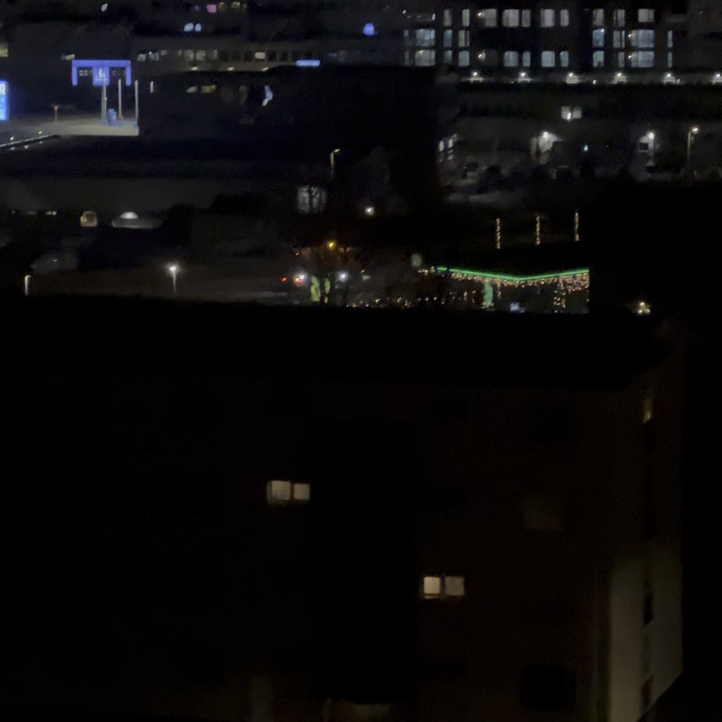 Afhverju í fjandanum er verið að þrífa göturnar með LÁTUM um miðja nótt!? Kl03:20 i guðana bænum