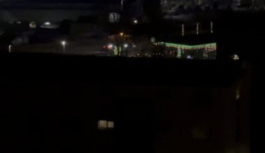 Afhverju í fjandanum er verið að þrífa göturnar með LÁTUM um miðja nótt!? Kl03:20 i guðana bænum