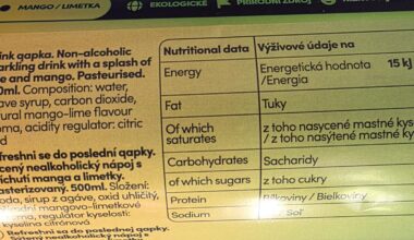 Lightly sweetened carbonated water