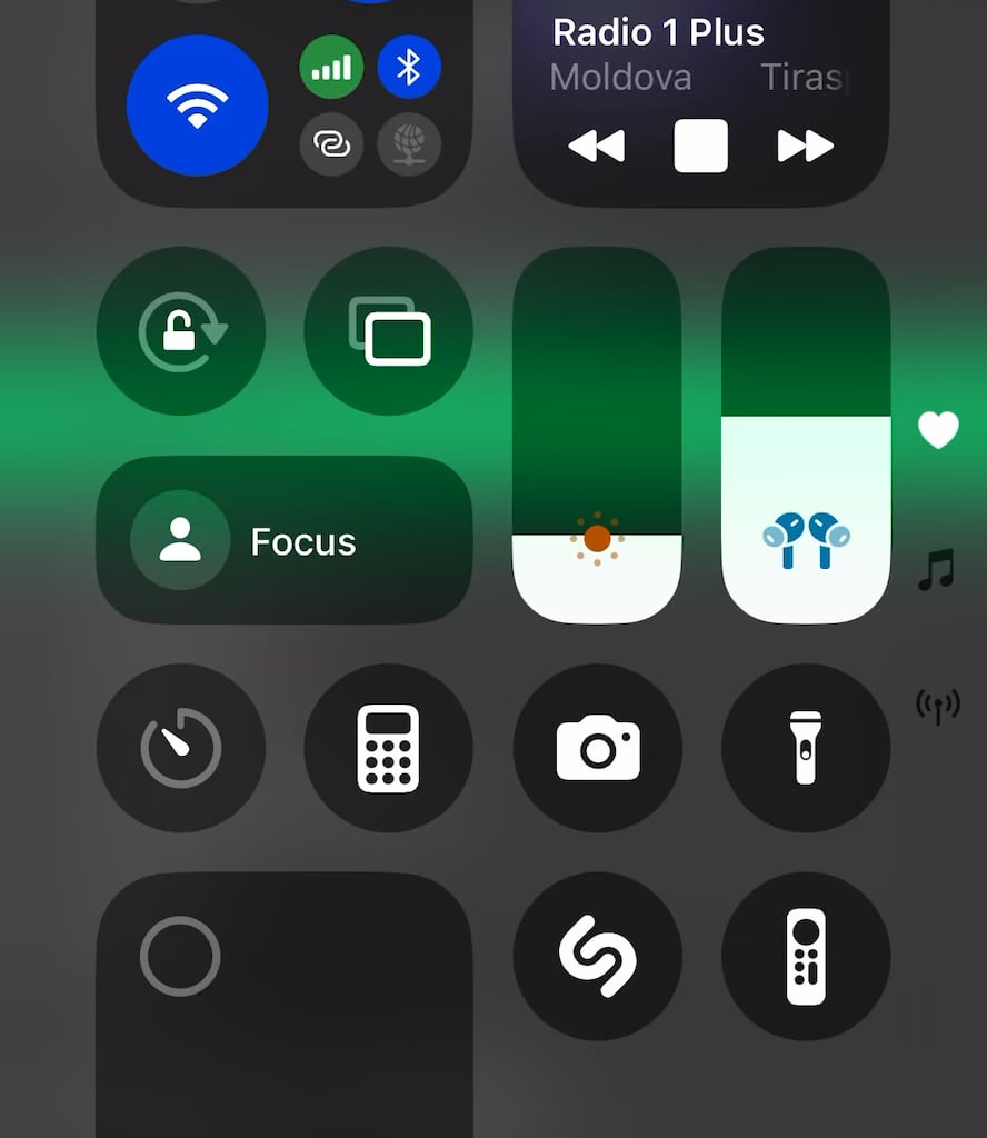 Does anyone know this Moldovan song on the global radio today?