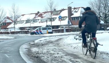 Waarom fietspaden vaak niet sneeuwvrij zijn en hoe dat beter kan: 'Beleid nog te veel gericht op auto's'